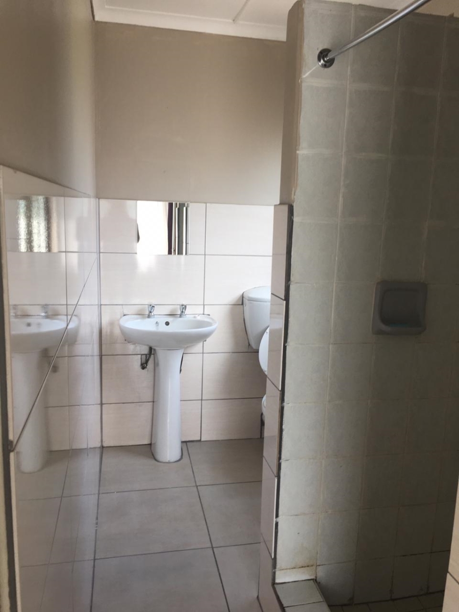To Let 3 Bedroom Property for Rent in Amalinda Eastern Cape